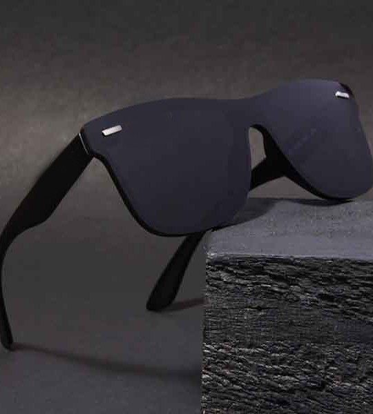 Unisex Black Lens & Black Sunglasses with Polarised and UV Protected Lens