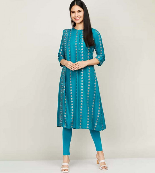 Women Embroidered Kurta and Leggings